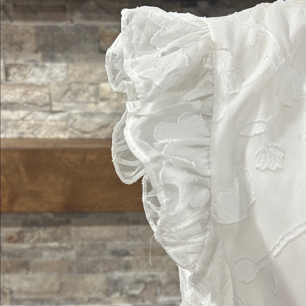TCEC white Ruffled dress size medium - Picture 8 of 8